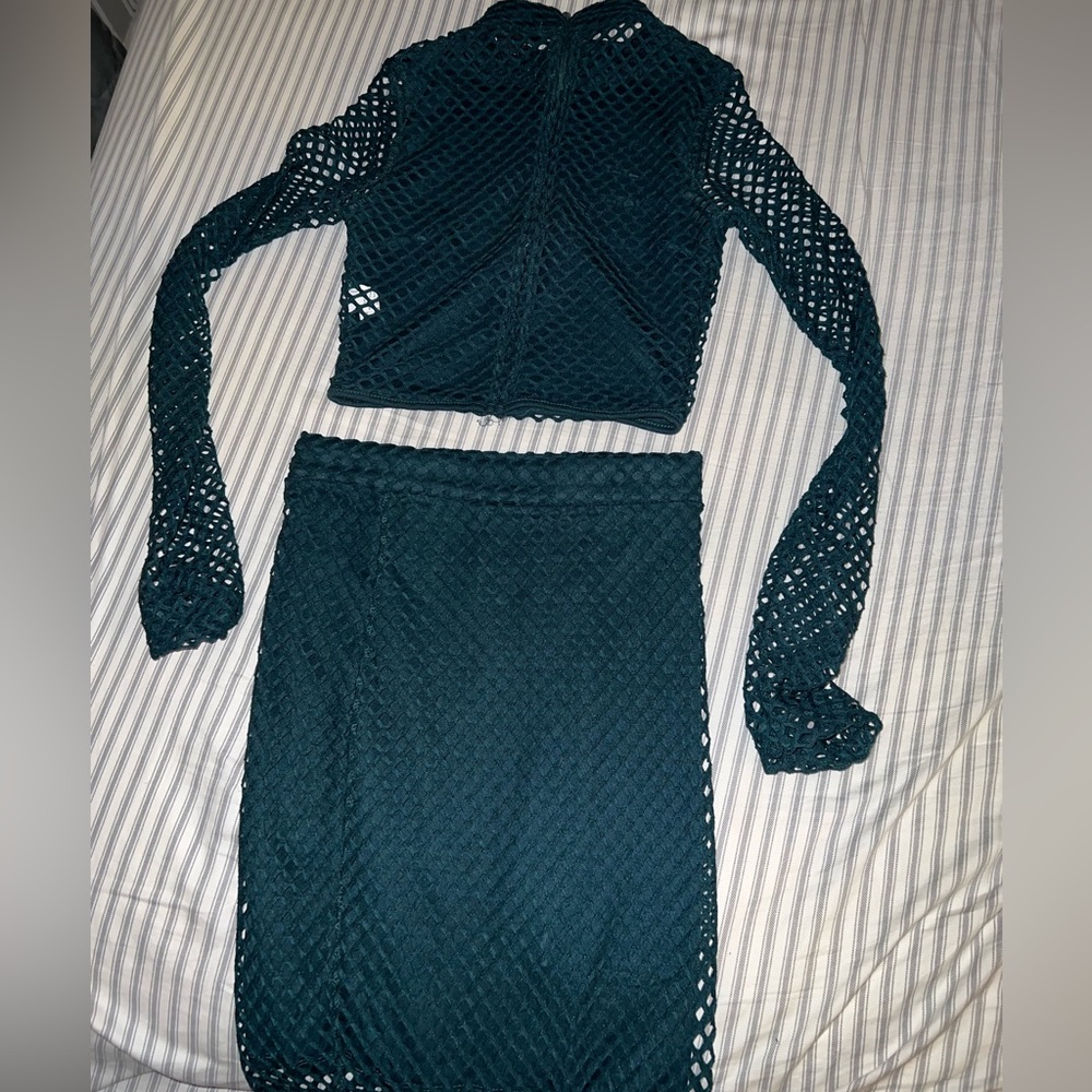 Cute Set Worn Once - Picture 2 of 2